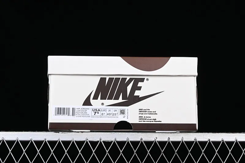 All Categories Air Jordan Jordan Series Basketball Shoes Air Jordan 1 Low Travis Scott x Air Jordan 1 Low OG AJ1 Joe 1 Joint Overhead FZ3124-200